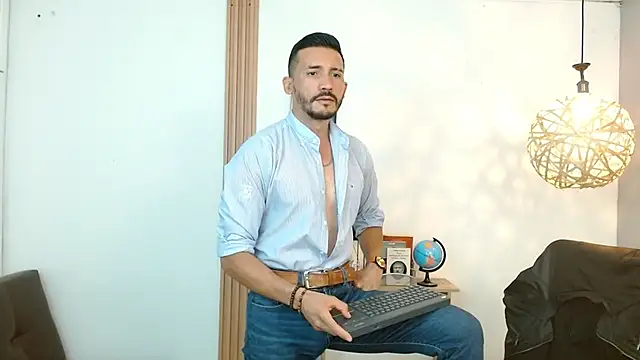 Snapshot of Reiko_85_ chatting on 01-30-25, 10:41 Reiko 85 online show from 01-30-25, 10:41