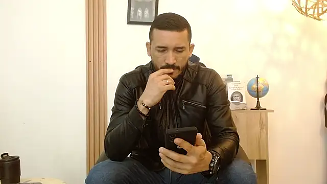 Reiko 85  online show from 09-30-25, 02:33