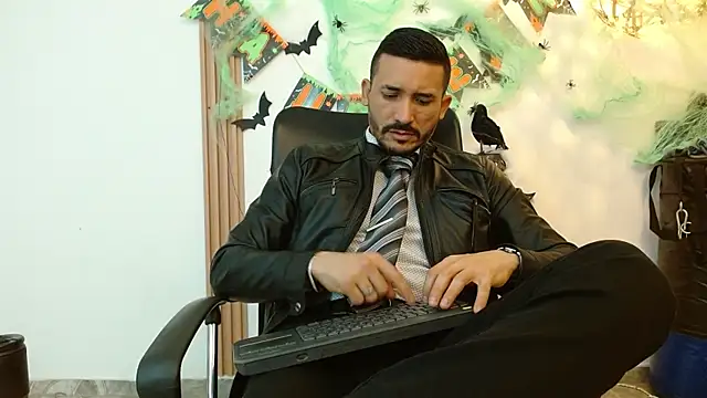 Reiko 85  online show from 10-20-25, 07:03