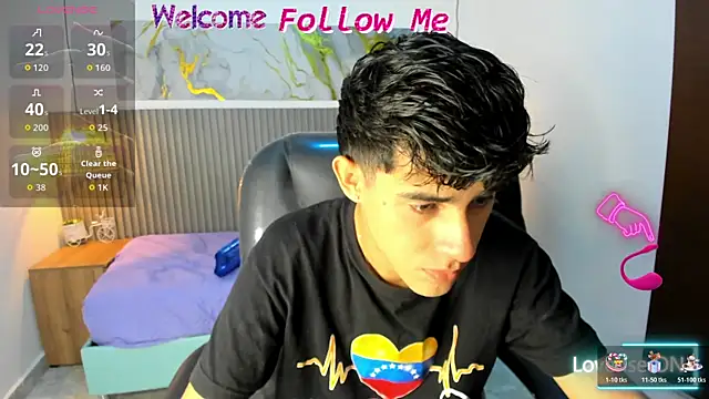 Snapshot of Dyla_n18 chatting on 06-25-26, 06:56 Dyla n18 online show from 06-25-26, 06:56