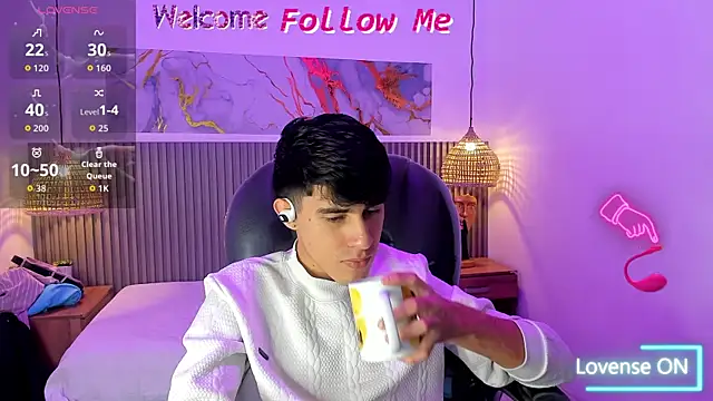 Snapshot of Dyla_n18 chatting on 08-03-26, 08:45 Dyla n18 online show from 08-03-26, 08:45