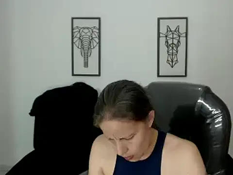 Milf karlye online show from 01-15-25, 06:12