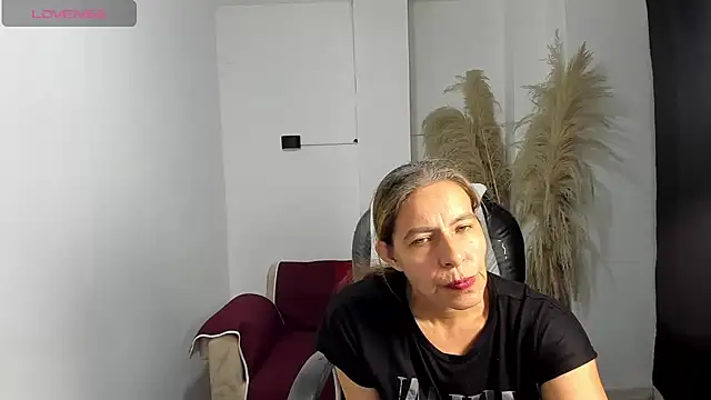 Milf karlye online show from 06-17-26, 03:09