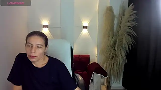 Milf karlye online show from 06-22-26, 09:28