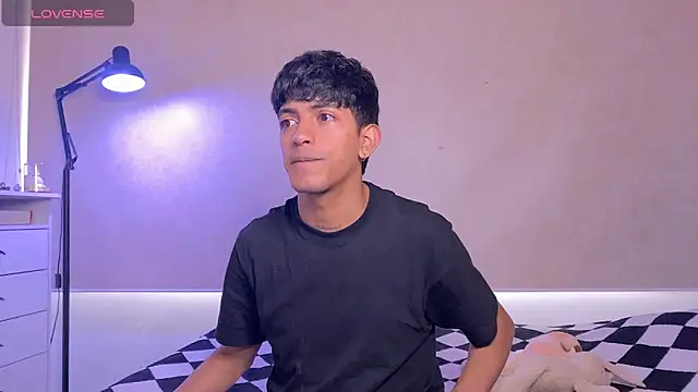 Snapshot of teobowny_ chatting on 02-23-26, 04:37 teobowny online show from 02-23-26, 04:37