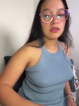 Liulee online show from 12-14-25, 02:33