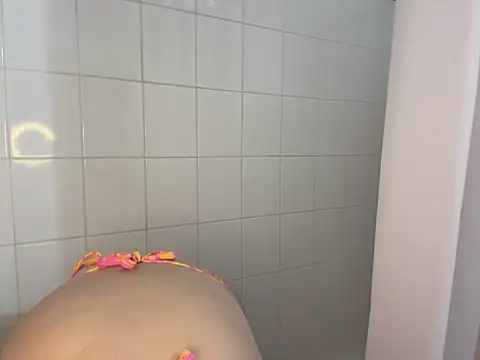 Snapshot of littleserina chatting on 03-01-25, 01:00 littleserina online show from 03-01-25, 01:00