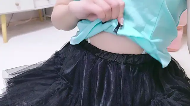 Snapshot of MAIKA_pyon chatting on 03-06-25, 06:26 MAIKA pyon online show from 03-06-25, 06:26