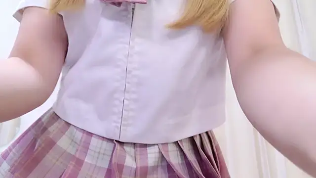 Snapshot of MAIKA_pyon chatting on 03-22-25, 01:52 MAIKA pyon online show from 03-22-25, 01:52