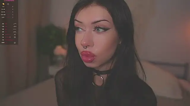 Snapshot of Devilsss_toy chatting on 09-10-25, 03:45 Devilsss toy online show from 09-10-25, 03:45