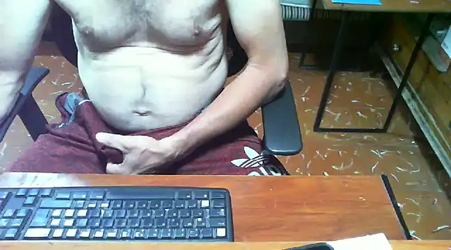Snapshot of Roberto3102 chatting on 01-25-25, 06:57 Roberto3102 online show from 01-25-25, 06:57