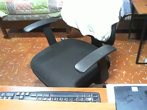 Snapshot of Roberto3102 chatting on 12-20-25, 01:51 Roberto3102 online show from 12-20-25, 01:51