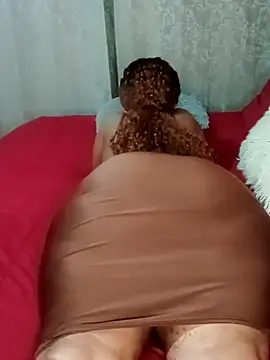 Snapshot of Luciouslips00 chatting on 09-28-25, 03:50 Luciouslips00 online show from 09-28-25, 03:50