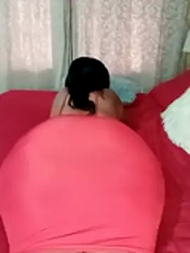 Snapshot of Luciouslips00 chatting on 10-15-25, 11:43 Luciouslips00 online show from 10-15-25, 11:43