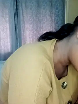 Snapshot of Luciouslips00 chatting on 11-24-25, 07:30 Luciouslips00 online show from 11-24-25, 07:30