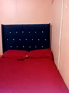 Snapshot of Luciouslips00 chatting on 02-13-26, 02:24 Luciouslips00 online show from 02-13-26, 02:24