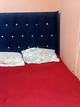 Snapshot of Luciouslips00 chatting on 03-07-26, 12:02 Luciouslips00 online show from 03-07-26, 12:02