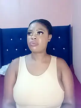 Snapshot of Luciouslips00 chatting on 04-15-26, 12:56 Luciouslips00 online show from 04-15-26, 12:56