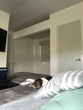 Snapshot of AndyFire69 chatting on 10-29-25, 05:14 AndyFire69 online show from 10-29-25, 05:14