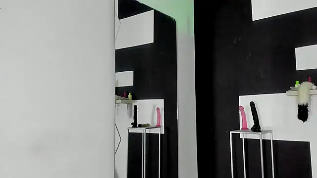 haileycat online show from 01-13-25, 01:34