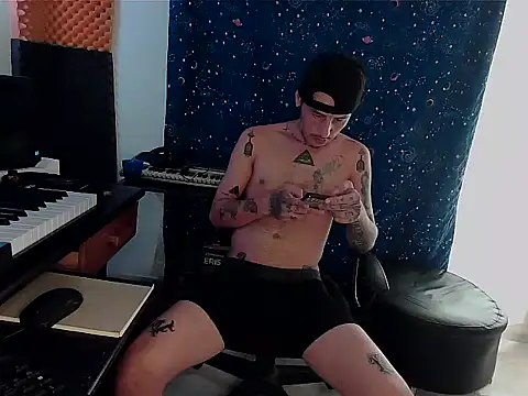 Snapshot of patrik_tattoo_ chatting on 01-29-25, 02:21 patrik tattoo online show from 01-29-25, 02:21