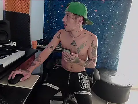 Snapshot of patrik_tattoo_ chatting on 01-29-25, 05:56 patrik tattoo online show from 01-29-25, 05:56