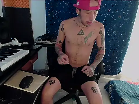 Snapshot of patrik_tattoo_ chatting on 02-01-25, 03:50 patrik tattoo online show from 02-01-25, 03:50