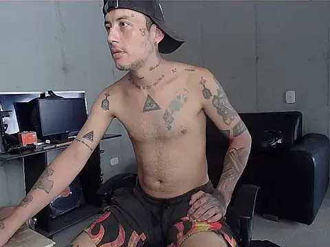 Snapshot of patrik_tattoo_ chatting on 03-18-26, 03:59 patrik tattoo online show from 03-18-26, 03:59