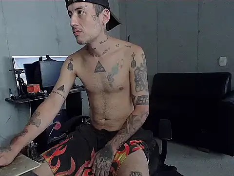 Snapshot of patrik_tattoo_ chatting on 03-22-26, 06:11 patrik tattoo online show from 03-22-26, 06:11