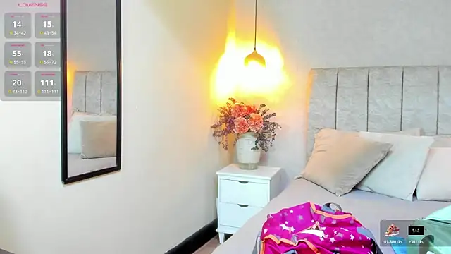 tutu milf online show from 10-24-25, 07:10