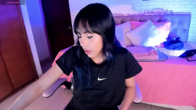 Kitty Pam online show from 11-13-25, 07:24