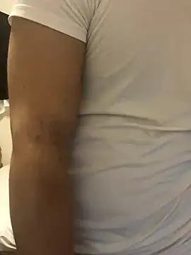 YU-KI00 online show from 10-31-25, 01:01