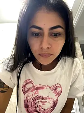 Snapshot of emilie_xx_ chatting on 10-05-25, 02:48 emilie xx online show from 10-05-25, 02:48