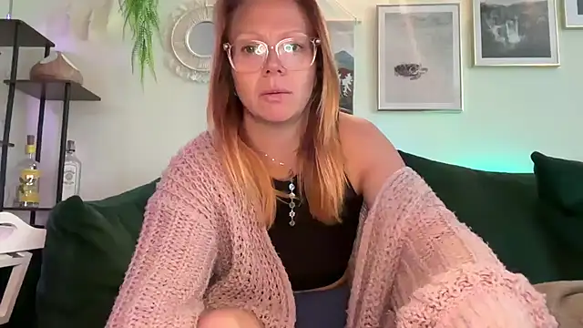 MelodyRoseUk online show from 05-12-26, 10:23