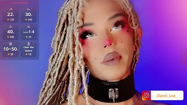 Snapshot of DanniLee_ chatting on 10-25-25, 12:07 DanniLee online show from 10-25-25, 12:07