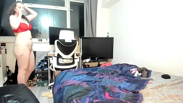 ENGLISHEMILY 69 online show from 01-07-25, 06:45