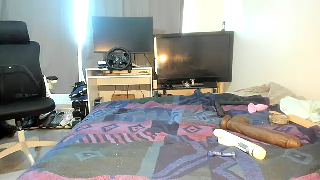 ENGLISHEMILY 69 online show from 02-17-25, 09:46