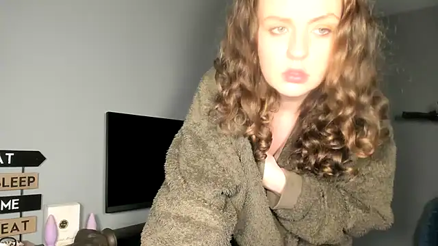 ENGLISHEMILY 69 online show from 03-05-25, 08:00