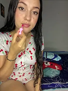 Snapshot of Jonlis01 chatting on 04-14-26, 05:30 Jonlis01 online show from 04-14-26, 05:30