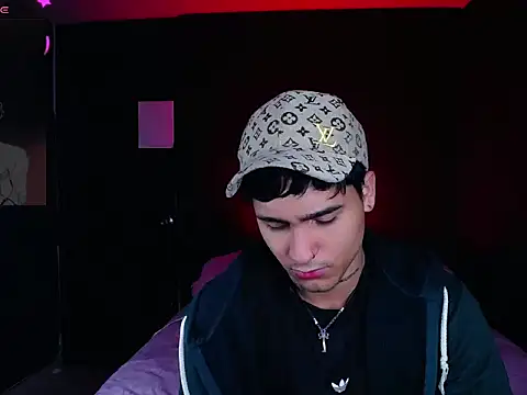 Snapshot of christianwang chatting on 09-30-25, 01:21 christianwang online show from 09-30-25, 01:21