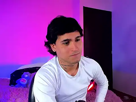 Snapshot of christianwang chatting on 11-10-25, 10:20 christianwang online show from 11-10-25, 10:20