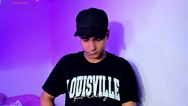 Snapshot of christianwang chatting on 12-14-25, 08:13 christianwang online show from 12-14-25, 08:13