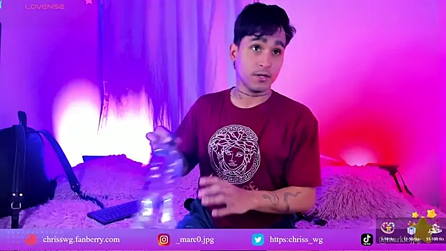 Snapshot of christianwang chatting on 12-18-25, 01:11 christianwang online show from 12-18-25, 01:11