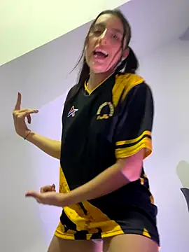 Snapshot of EmySofia chatting on 10-28-25, 02:59 EmySofia online show from 10-28-25, 02:59