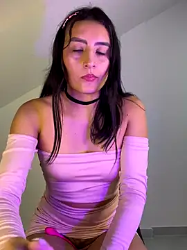 Snapshot of EmySofia chatting on 11-08-25, 02:56 EmySofia online show from 11-08-25, 02:56