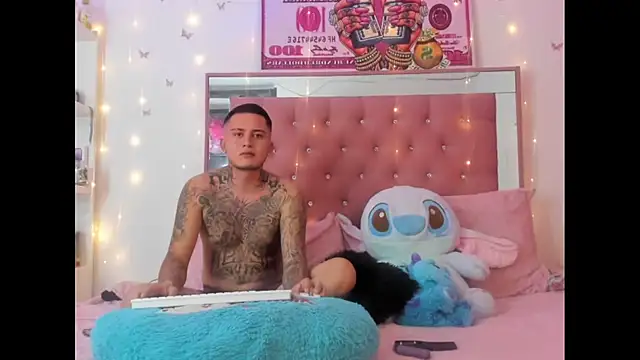 Snapshot of tamy_ian chatting on 03-21-25, 09:45 tamy ian online show from 03-21-25, 09:45