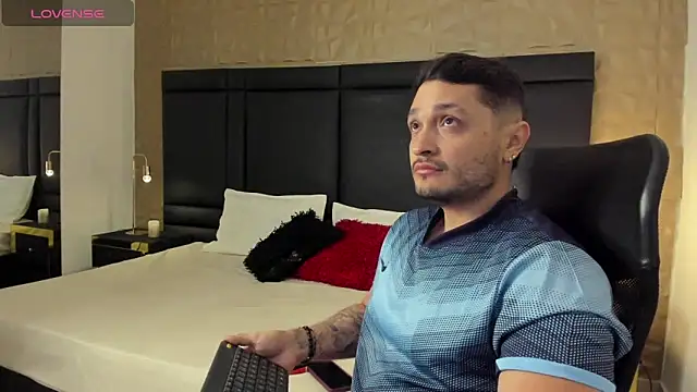 JossAckland online show from 12-31-24, 11:42