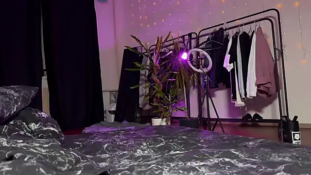 PaulaPratt online show from 12-14-24, 05:29