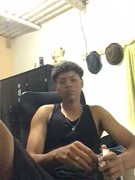 Snapshot of Allen_watts chatting on 12-19-24, 02:23 Allen watts online show from 12-19-24, 02:23