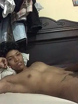 Snapshot of Allen_watts chatting on 01-02-25, 02:35 Allen watts online show from 01-02-25, 02:35